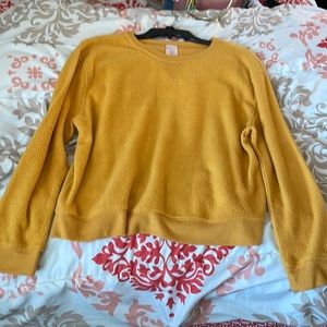 Lg yellow soft sweater